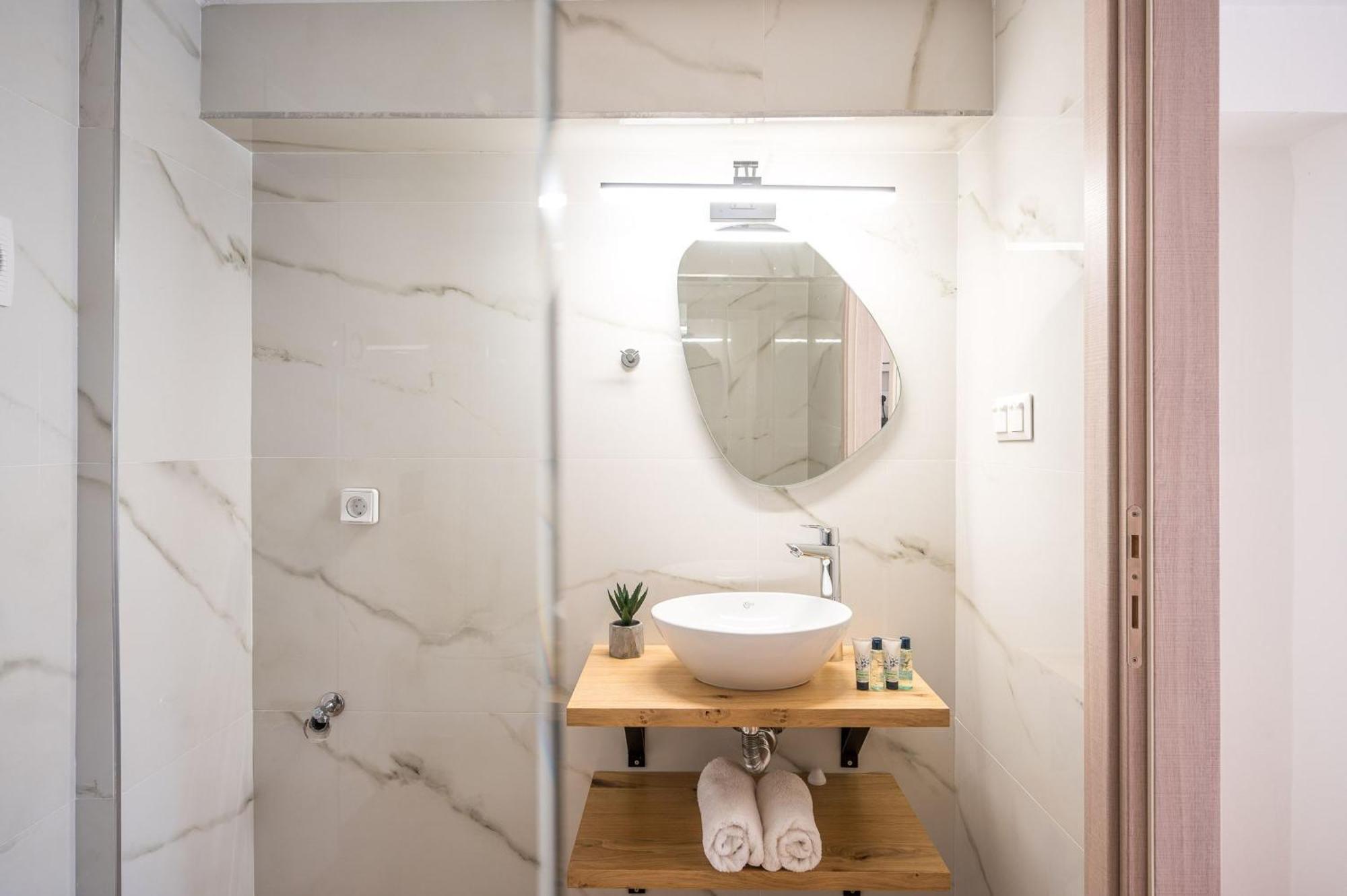 Senaon Urban Living City Center Iraklion Buitenkant foto