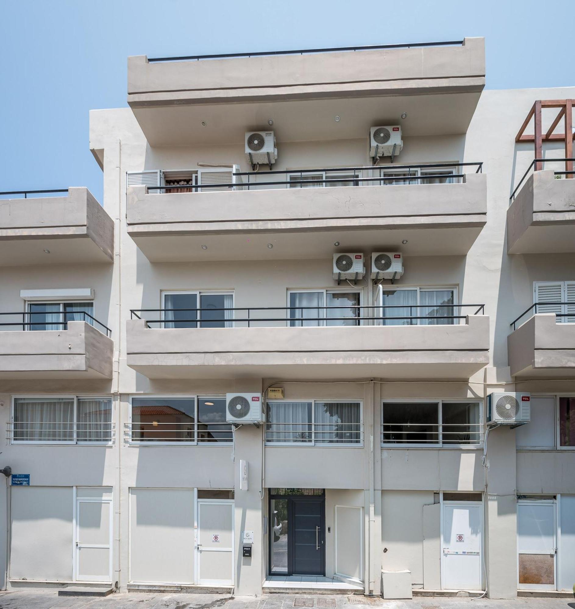 Senaon Urban Living City Center Iraklion Buitenkant foto
